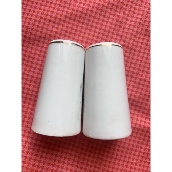 Vintage Salt and Pepper Shakers - Picture 3 of 4